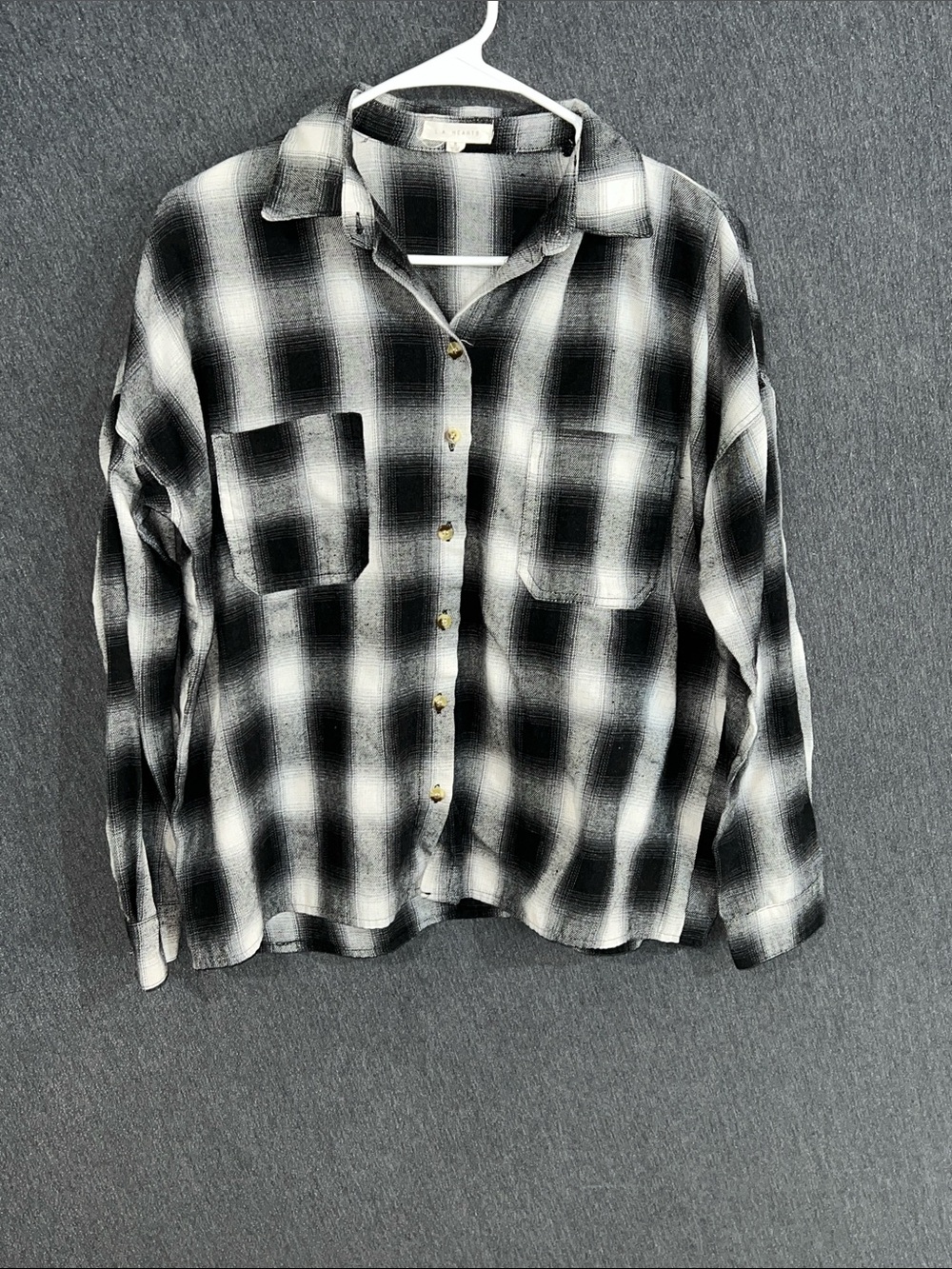 La Hearts Black & White Plaid Button-Down Shirt